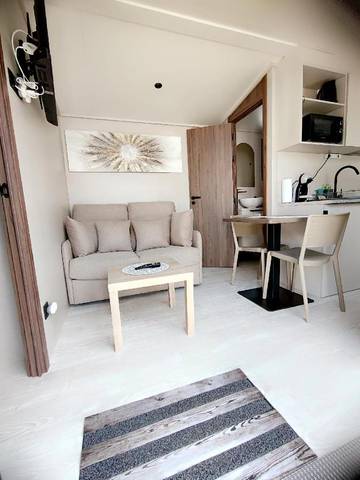 Gîte pour 3 personnes, avec terrasse et jardin ainsi que piscine et vue à Fos-sur-Mer