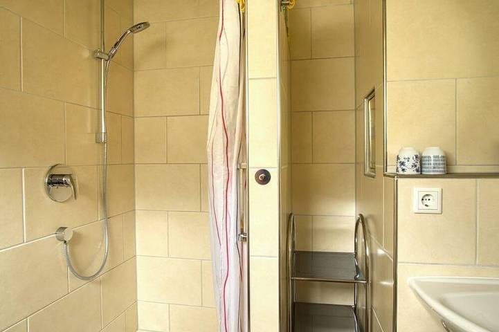 Ferienwohnung für 2 Personen, mit Garten und Sauna in Bullay - 4