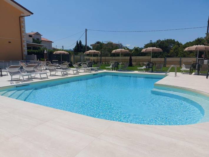 Ferienwohnung für 5 Personen, mit Garten und Terrasse sowie Pool in Paestum