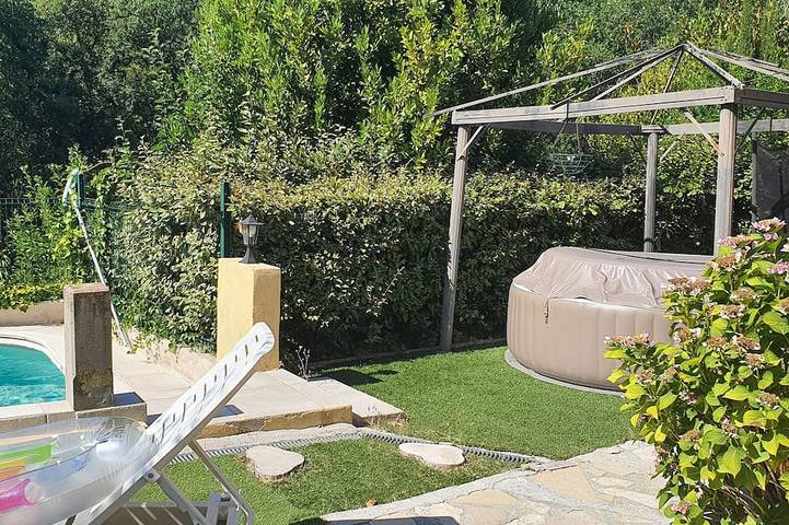 Ganze Wohnung, Ground floor of a villa for rent for a dream vacation in a peaceful setting, surrounded by nature in Les Adrets-de-l'Estérel, Massif de l'Esterel