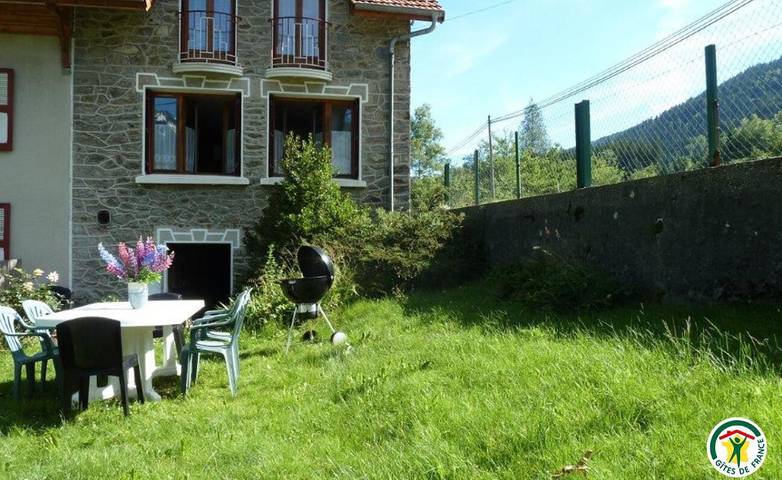 Gîte pour 5 personnes, avec Terrasse et Jardin