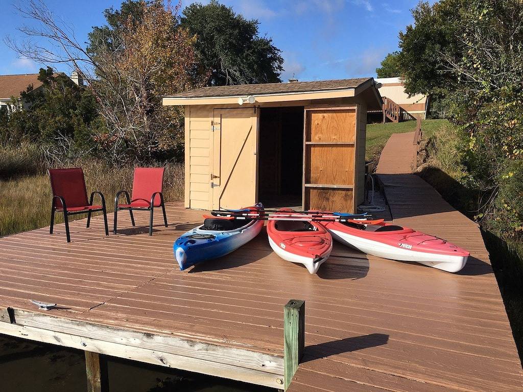 Fishing from the dock, Waterfront cabin, free kayaks for your use! in Sneads Ferry, Camp Lejeune