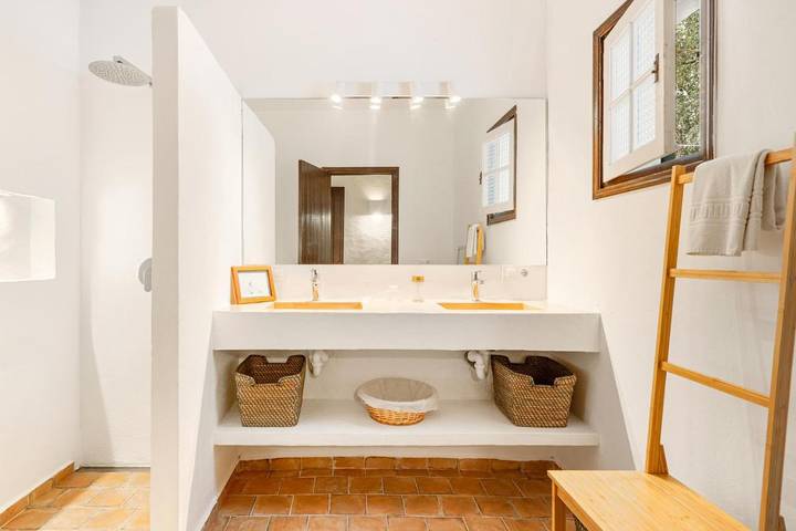 Gîte pour 8 personnes, avec piscine ainsi que jardin et terrasse à Alaior - 4