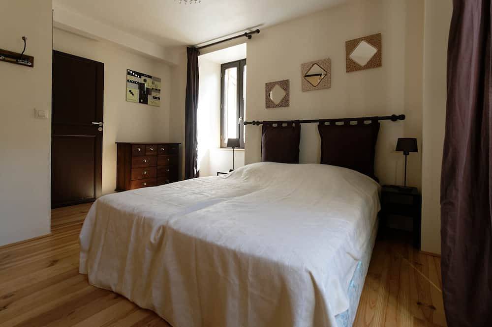 Apartamento entero, T4 in 6-person house, near town center, thermal baths and ski lift. in Ax-les-Thermes, Pirineos franceses