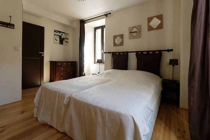 T4 in 6-person house, near town center, thermal baths and ski lift. in Ax-les-Thermes, Französische Pyrenäen