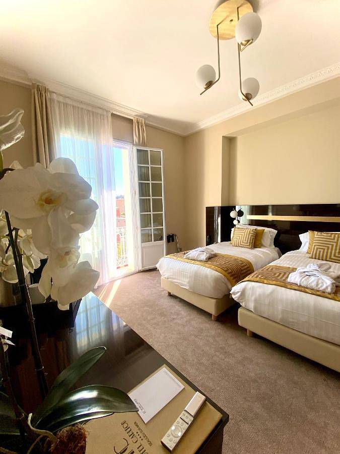 A Capella Room ground floor in Beaulieu-sur-Mer, Mediterranean Coast (France)