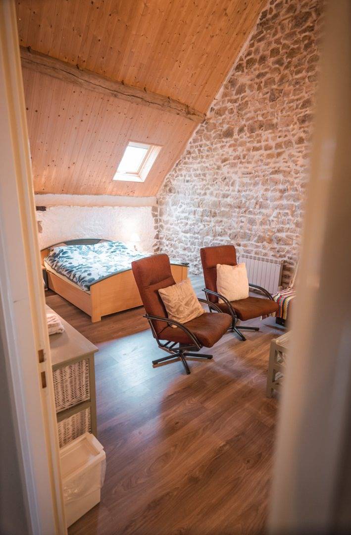 Chambre d’hôte pour 8 personnes, avec vue sur le lac et jardin, animaux acceptés dans la Creuse - 4