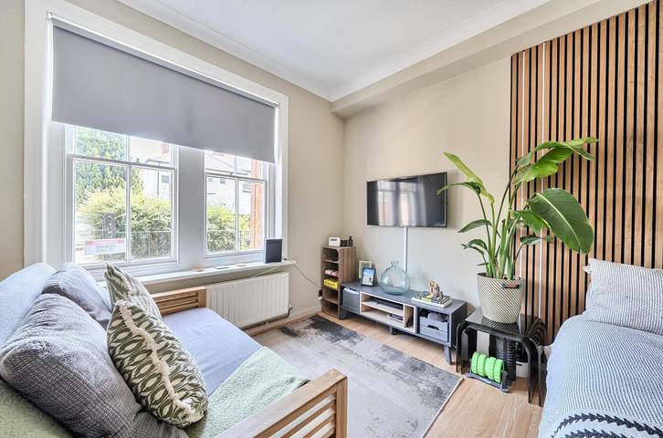 Apartment for 2 people, with garden and terrace in Guildford
