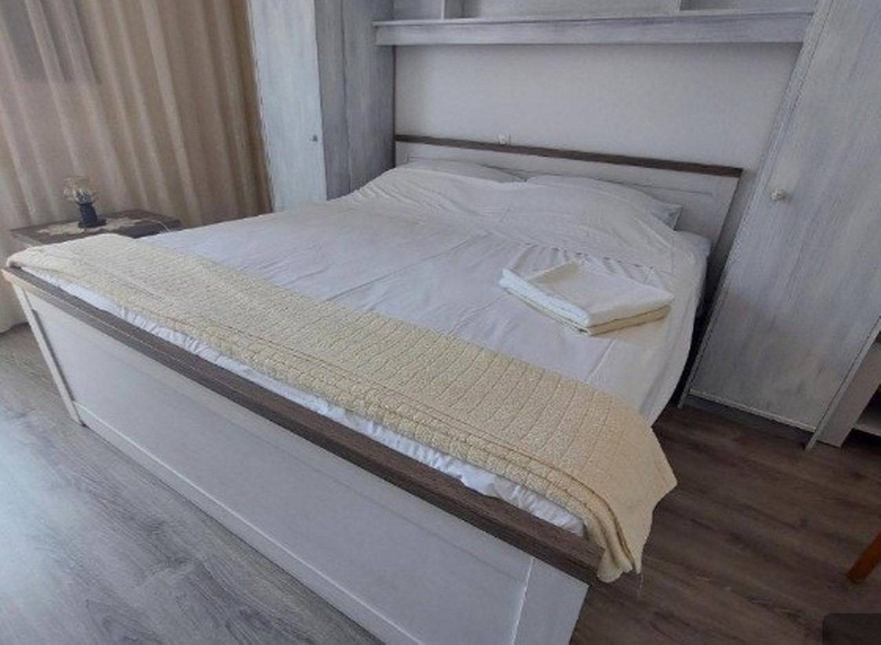 Ganze Wohnung, Ferienwohnung für 9 Personen mit Balkon/Terrasse in Primošten, Šibenik-Knin