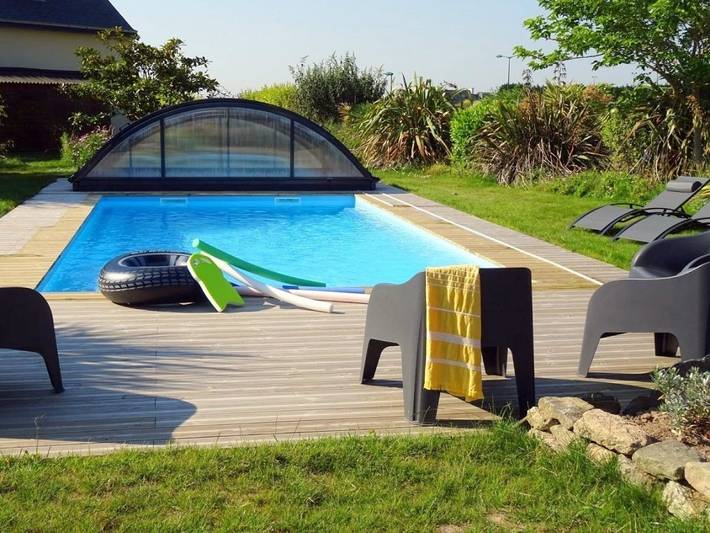 Holiday rental for 2 people, with Terrace and Garden as well as Pool in Roscoff