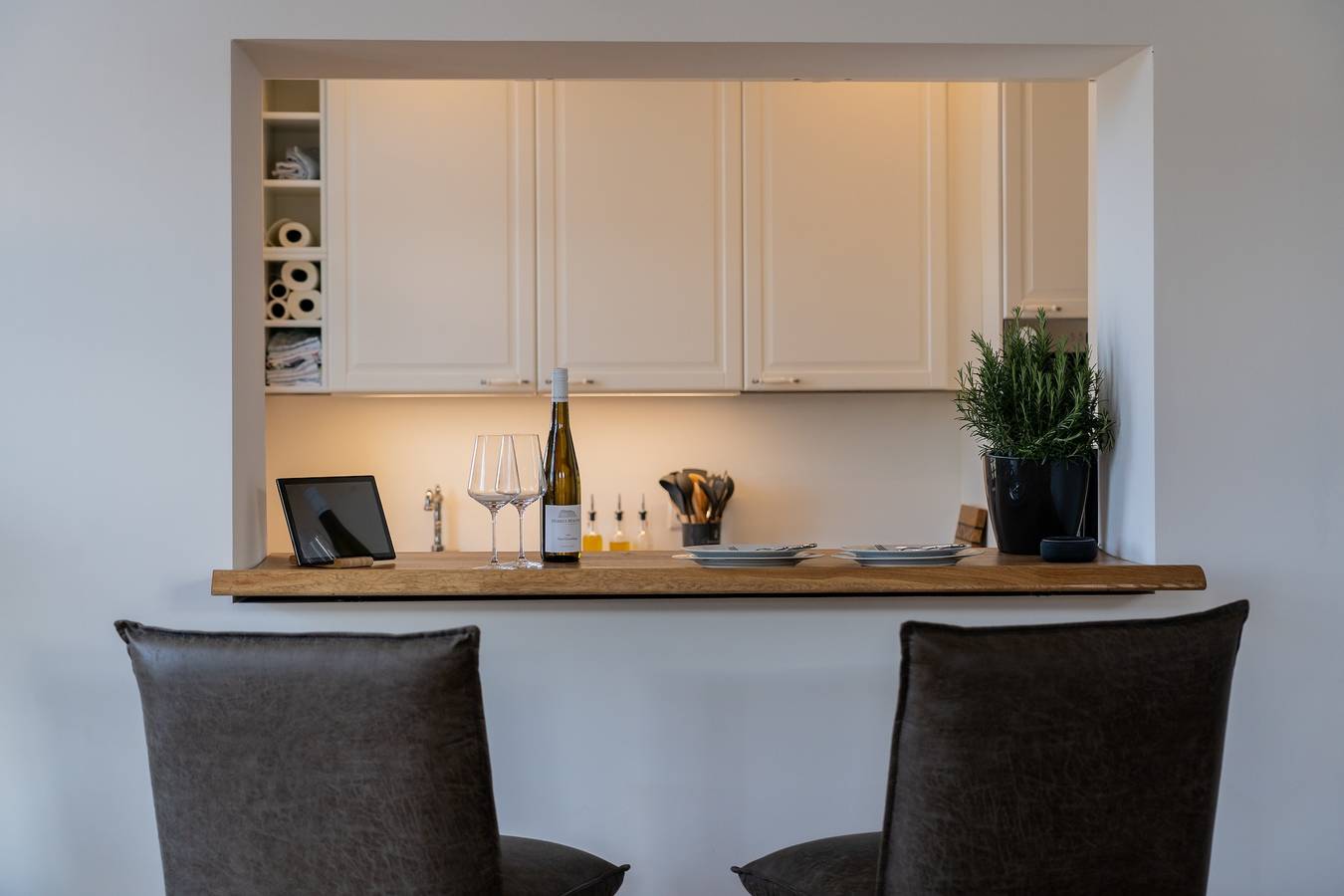 Appartement entier, Appartement "König Albert Residenz" avec terrasse privée, balcon et Wi-Fi in Nordwest, Leipzig