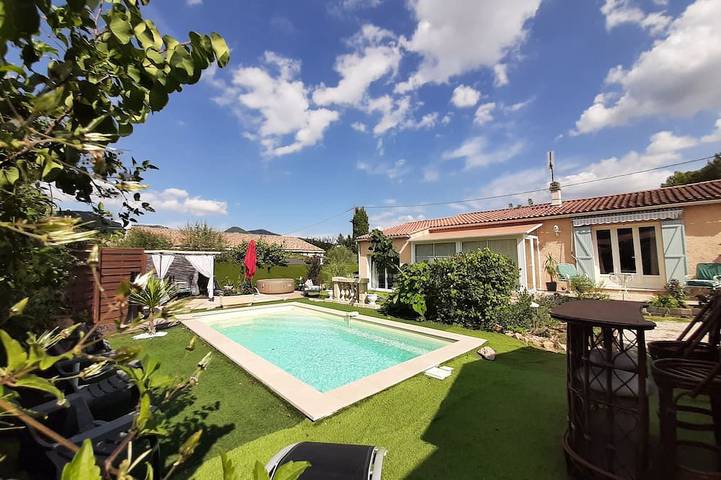 Villa pour 7 personnes, avec Terrasse et Jardin à Auriol