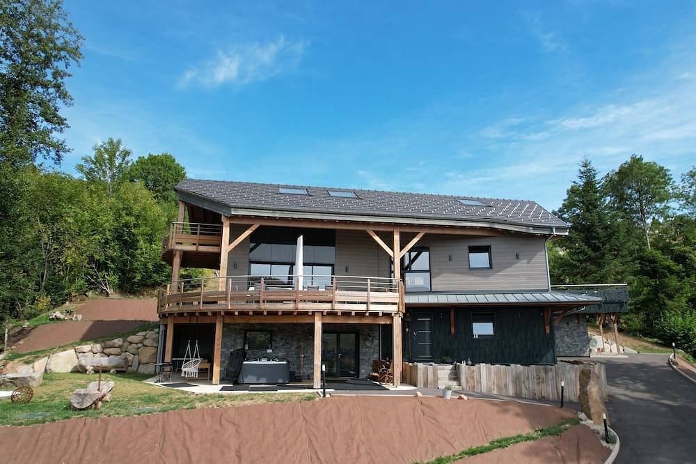 Chalet d'Exception Grand Standing 2à 15P. Jacuzzi.Sauna 5ch.& sdb. Salle de Jeux in La Bresse, Parc naturel régional des Ballons des Vosges