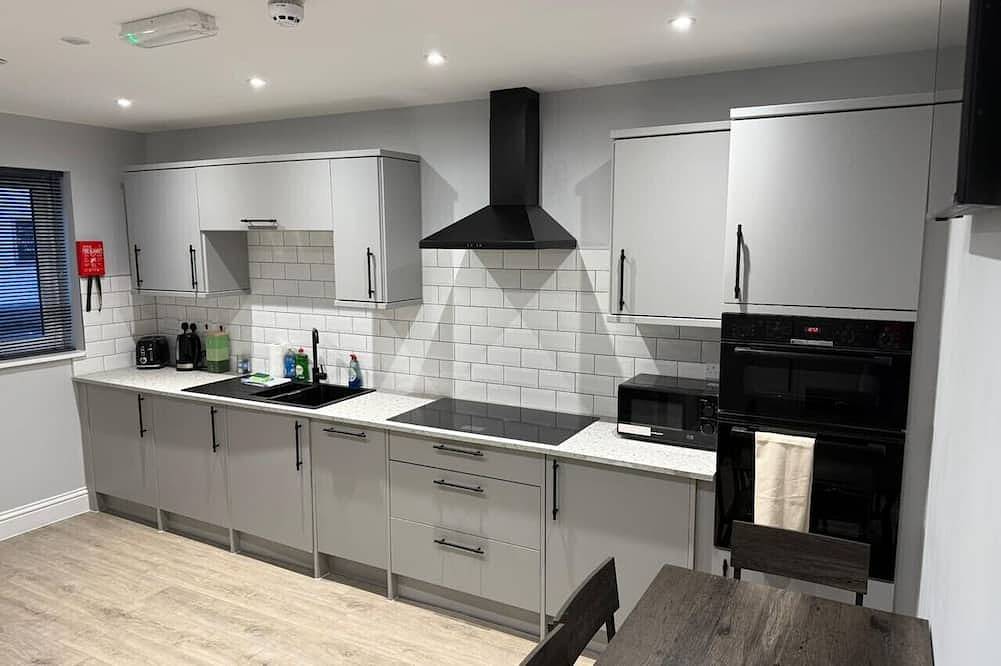Appartamento intero, Contractor Stay • 2 Bed • 2 En-suites in Swansea, Swansea e dintorni