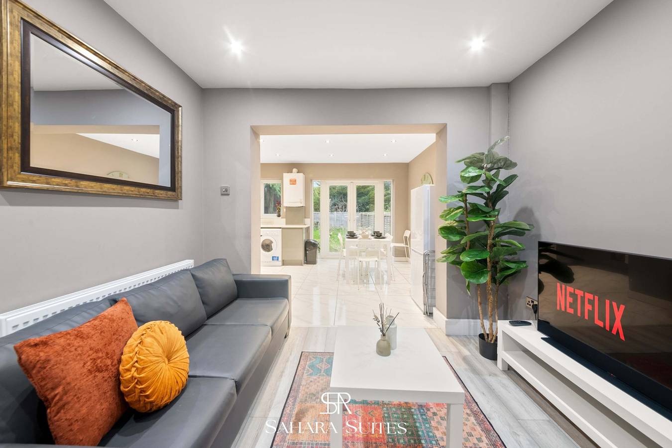 5Br Contractor House Reading   Sleeps 9   Parking in Shinfield, Berkshire