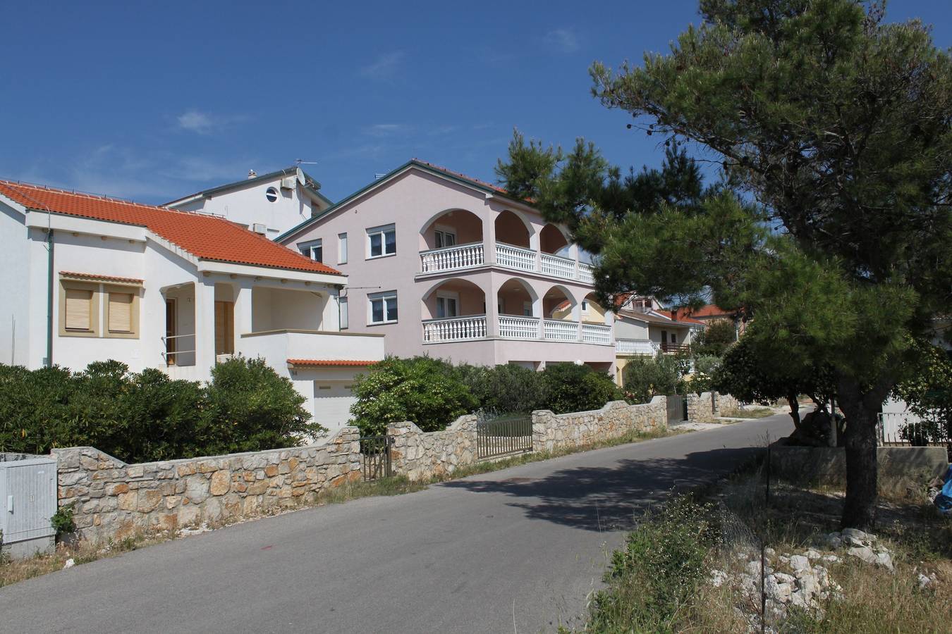 Ganze Wohnung, 2-Zimmer-Ferienwohnung mit Terrasse und Meerblick Povljana, Pag A-6296-b in Povljana, Pag