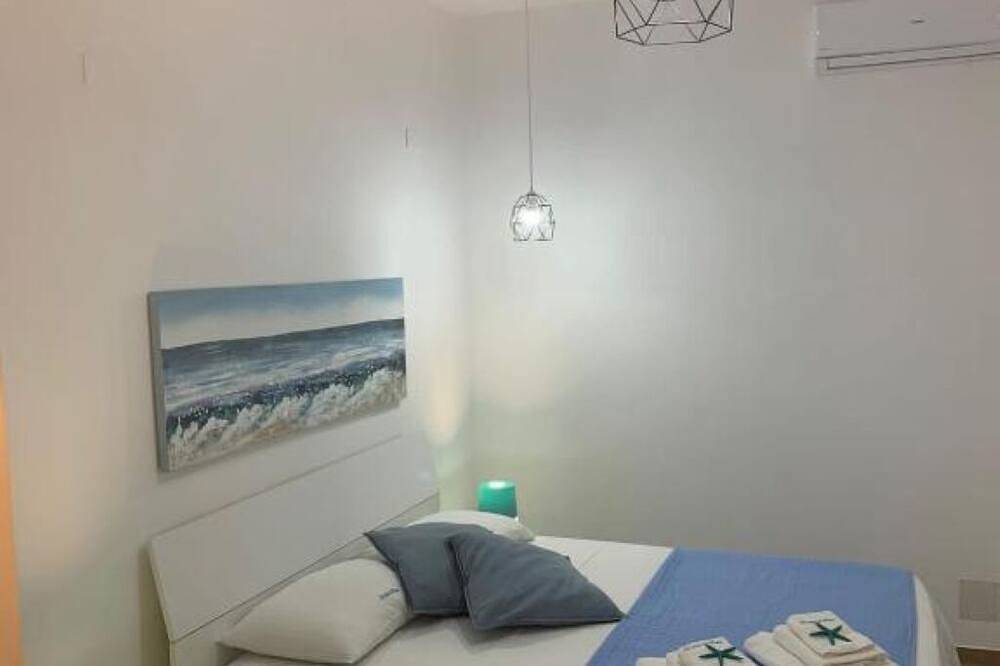 Entire apartment, Nina's House in Pozzallo, Ragusa Province