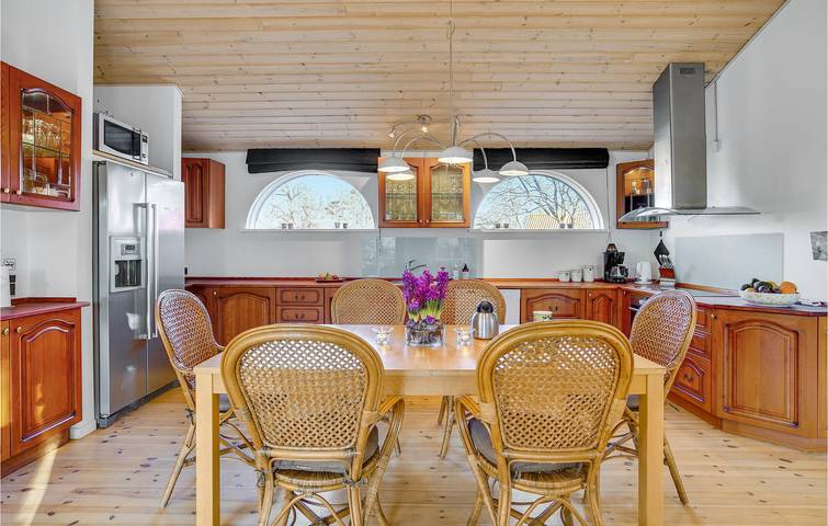 Ferienhaus für 8 Personen mit Terrasse in Rørvig, Nordwestseeland