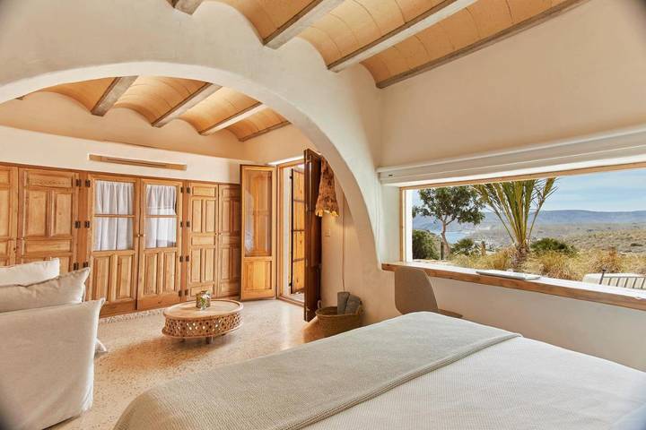 Apartamento para 4 personas, con vistas además de piscina y jardín en Carboneras