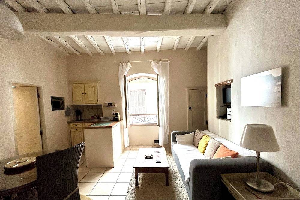 Appartamento intero, Bonifacio Haute-Ville: grande studio ristrutturato del 14 ° secolo, aria condizionata, Wifi in Bonifacio Corsica, Sartène e dintorni