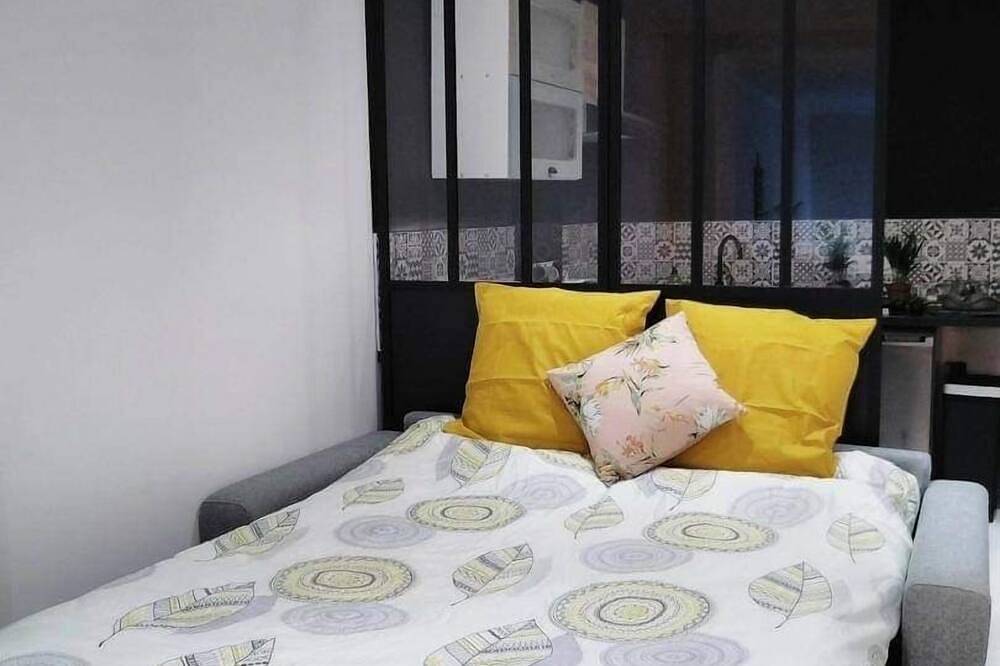 Entire apartment, Rare - Beautiful 2P of 50M2 with large Terrace on the Port of St Goustan-Auray in Auray, Côte des Mégalithes