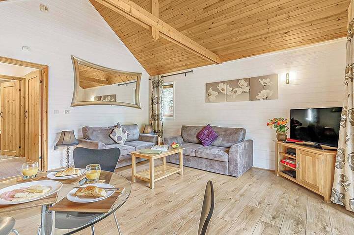 Holiday home for 2 people, with sauna and balcony/terrace as well as hot tub in Surrey
