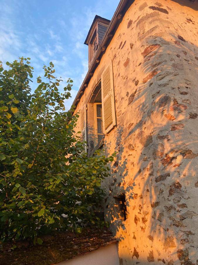 Maison d’hôte pour 2 personnes, avec Terrasse et Jardin ainsi que Piscine et Vue à Saint-Benoît-du-Sault