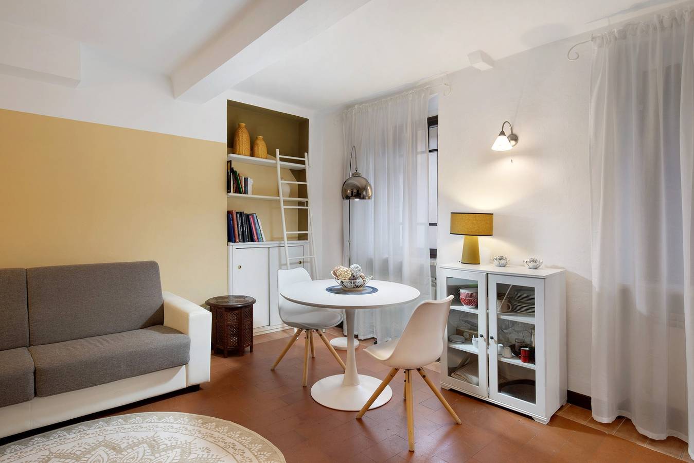 Entire apartment, Apartment 'Casa Remo - Un Angolo Shabby Chic' with Wi-Fi in Lucca, Lucca Province