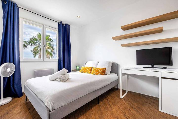 Location de vacances pour 8 personnes, avec Balcon et Jacuzzi ainsi que Jardin et Piscine à Montbazin - 4