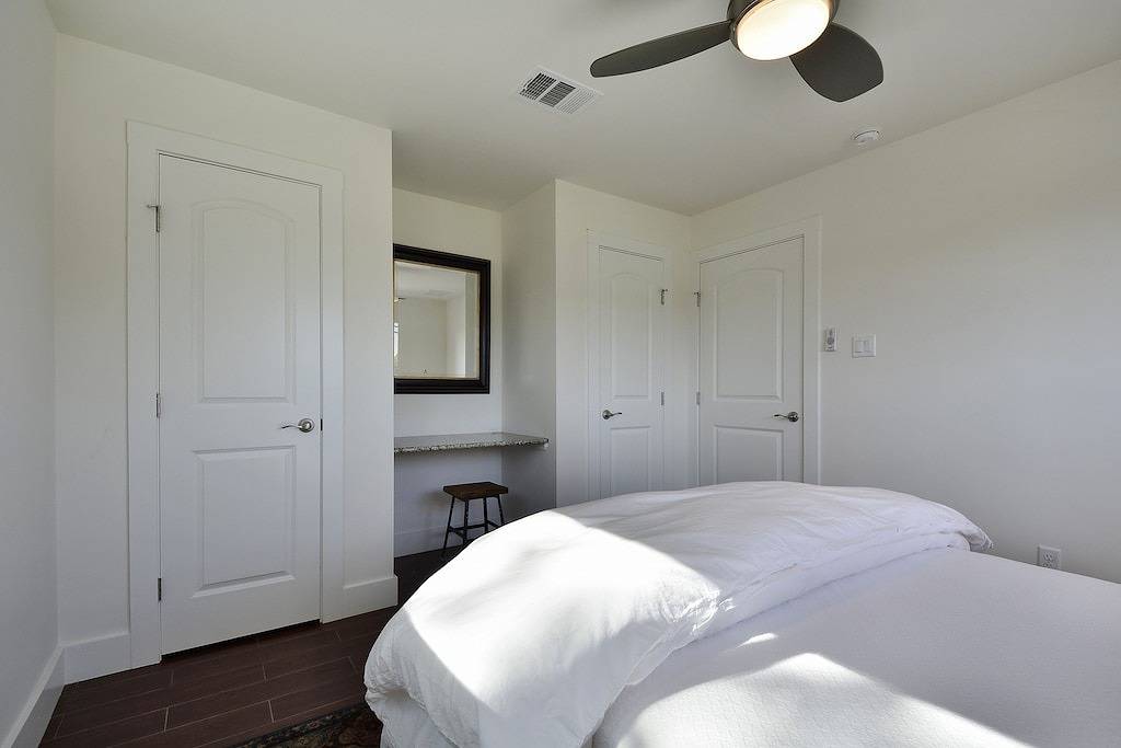 Ganze Wohnung, Modern, Dog-Friendly Flat with Wifi & Garage Parking - Unbeatable Location in Austin, Travis County