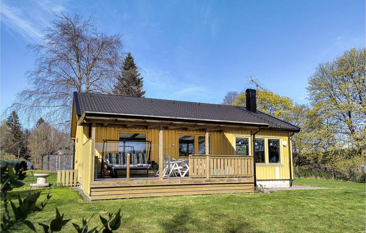 Ferienhaus für 8 Personen, mit Terrasse und Garten sowie Seeblick in Marks Kommun