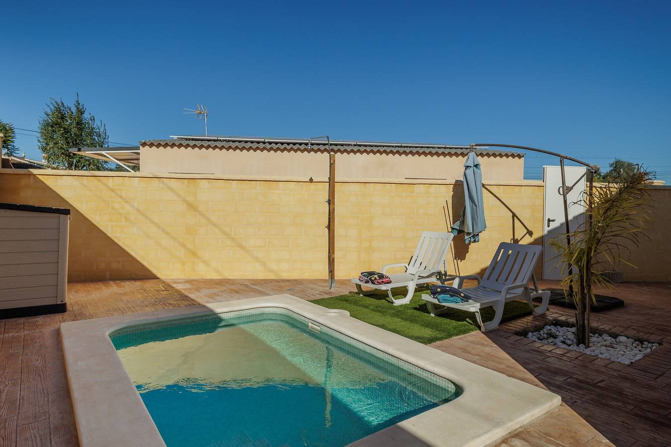 Country House 'Villa Con Piscina Cerca De Sevilla' with Private Pool, Wi-Fi and Air Conditioning in Hacienda de Tarazona, La Rinconada