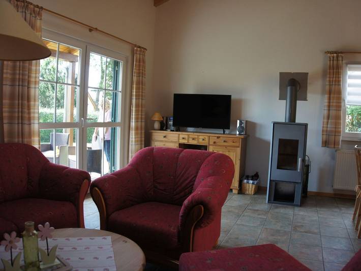 Ferienhaus für 6 Personen, mit Terrasse und Seeblick sowie Garten, kinderfreundlich in Jabel - 2