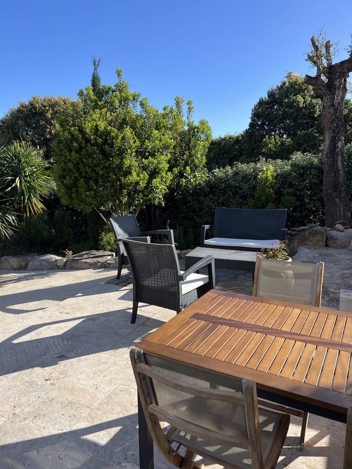 Gîte pour 4 personnes, avec jardin et terrasse dans Sainte-Lucie de Porto-Vecchio