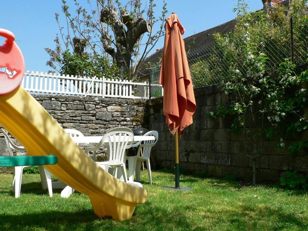 Gîte für 4 Personen mit Garten in Saint-Martin-sous-Montaigu, Region Chalon-sur-Saône
