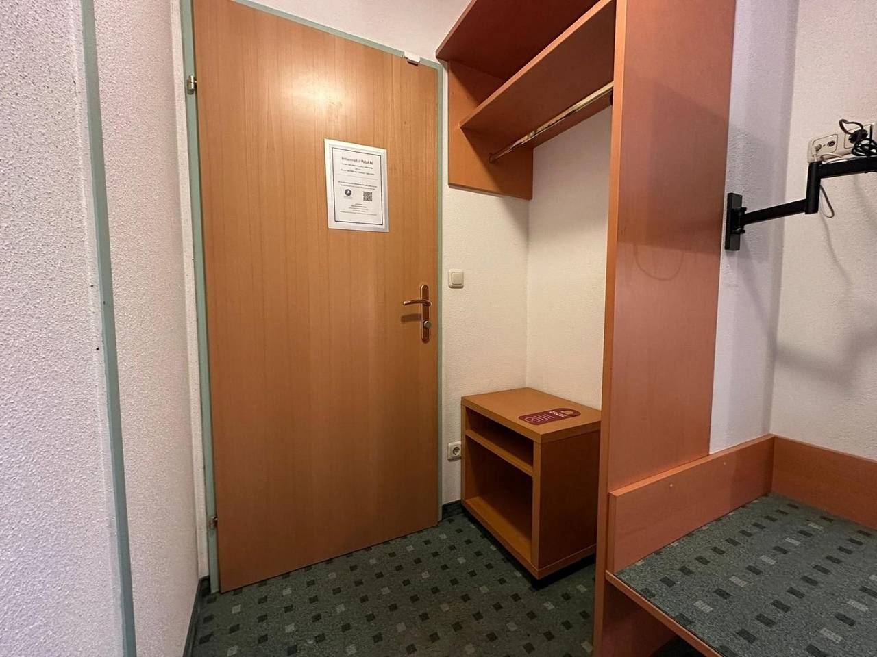 Mariazellerhof Room 205 in St. Pölten, Mostviertel Region