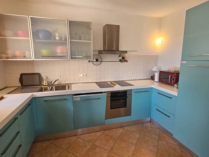 Appartement entier, Appartement de vacances à Favone, climatisé avec Wi-Fi in Favone, Conca