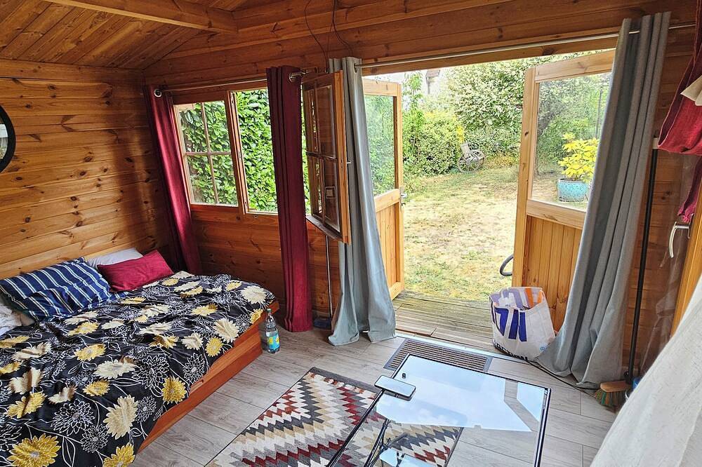Appartement entier, Appartement Rez-de-Jardin de la maison, plus Cabane dans le jardin in Herblay-sur-Seine, Val-d'Oise
