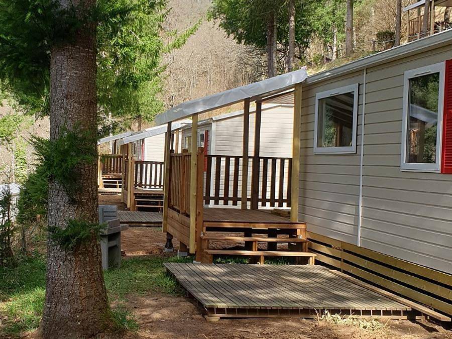 Flower Camping Le Belvédère - Mobile home 4 persons - Standard - Sianne in Neuvéglise, Saint-Flour region