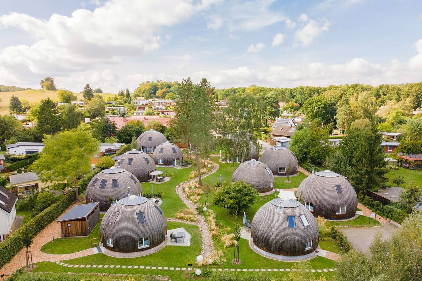 Kugelhaus Phoebe – natürlich gebaut mit Lehm & Seegras, Sauna, 2 Bädern & Terrasse am Tollensesee in Tollensesee, Penzlin