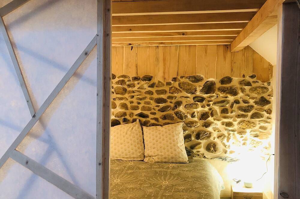 Dortoir mixte à l'auberge pour groupe ou famille jusqu'à 8 personnes. in La Barthe-de-Neste, Hautes-Pyrénées