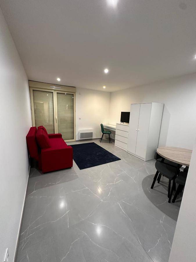 Appartement entier, One-Bedroom Apartment in Montgeron, Essonne