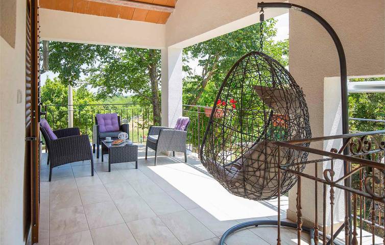 Gemütliche Ferienwohnung mit WLAN, Klimaanlage und eigener Terrasse in Labin, Ostküste Istrien
