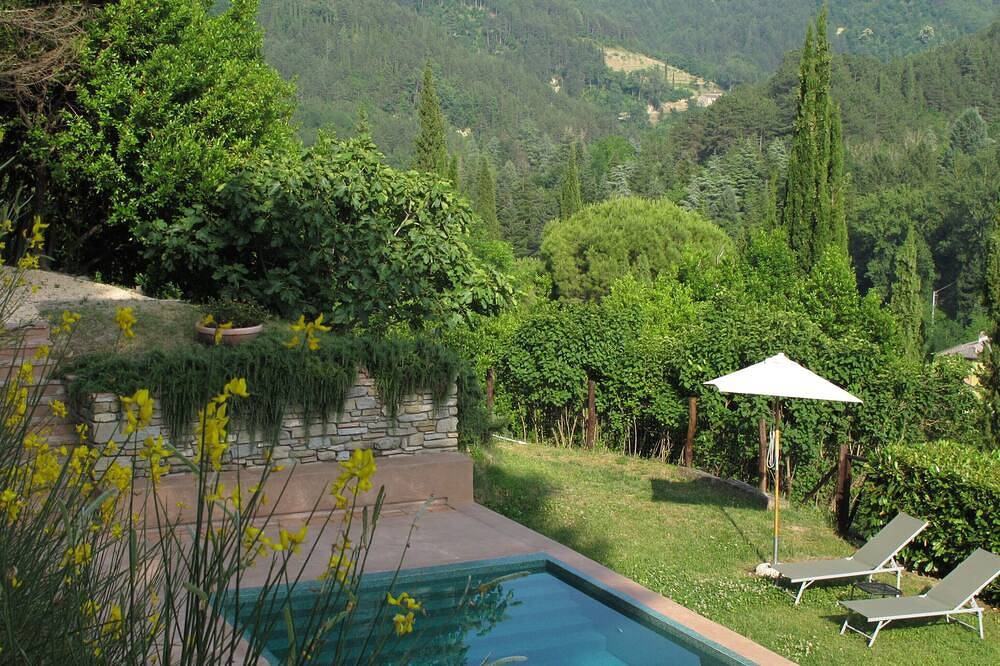 Apartamento entero, Charming Casale w/ Garden & Shared Pool, Romagna Toscana Escape- La Clombera 1 in Tredozio, Provincia de Forlì-Cesena