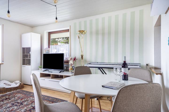 Ganze Wohnung, Ferienwohnung 'Jägerhaus Im Allgäu' mit privater Terrasse, privatem Garten und Wi-Fi in Heimenkirch, Bayerisch Schwaben