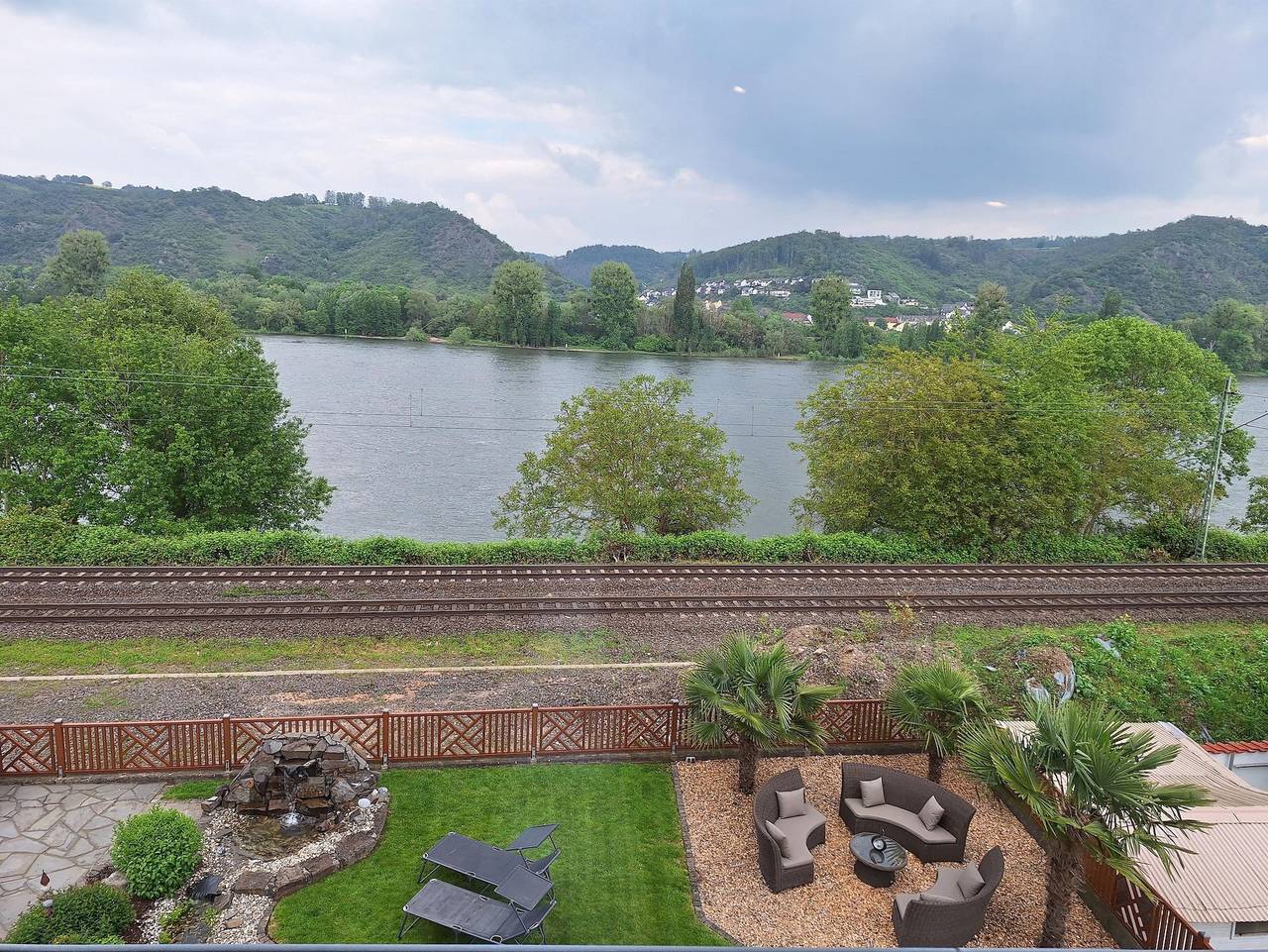Ganze Ferienwohnung, Ferienwohnung Rhens am Rhein - Ferienwohnung mit Rheinblick in Rhens, Landkreis Mayen-Koblenz