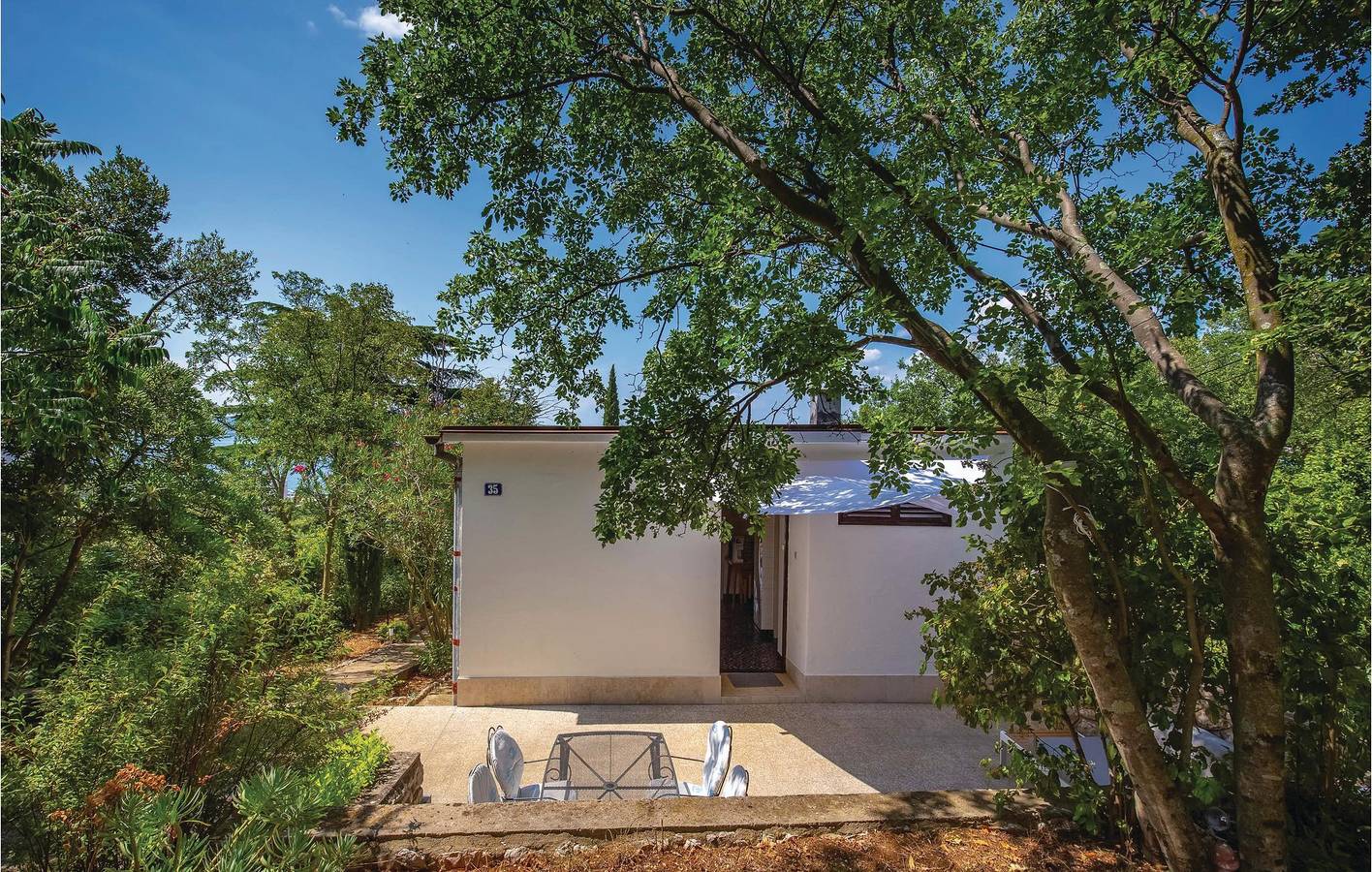 Urlaub am Meer: 1,5 km vom Strand entfernt, mit Terrasse und WLAN in Dramalj, Primorje-Gorski Kotar