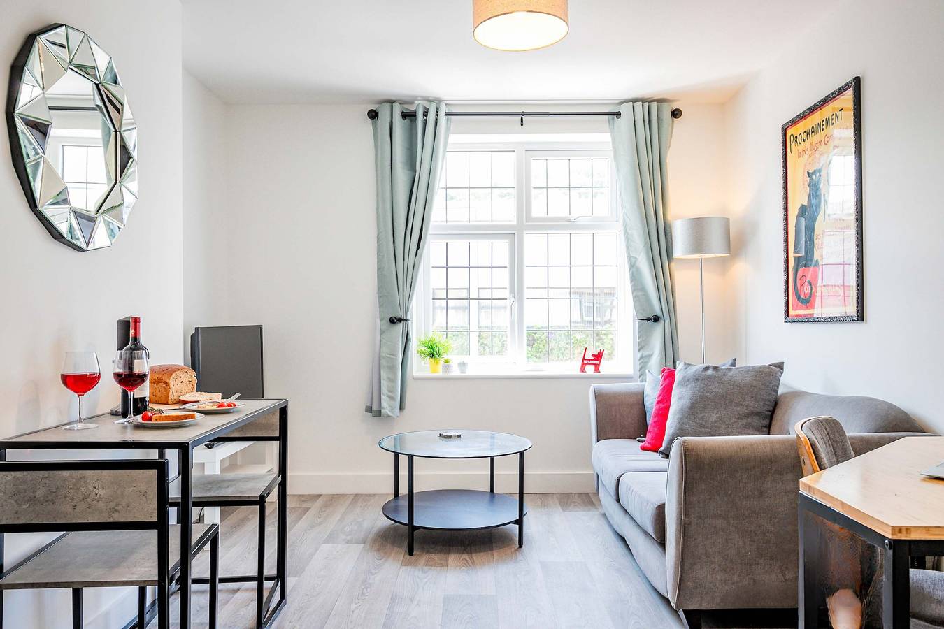 Apartment for 4 People in Caterham Valley, Surrey