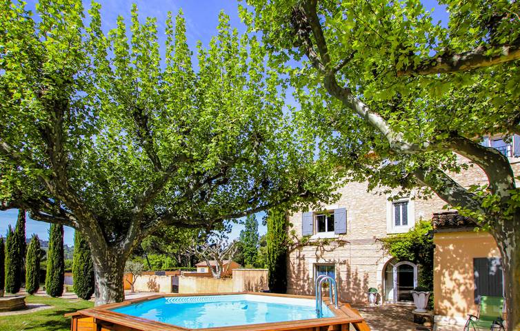 Location de vacances pour 7 personnes, avec terrasse ainsi que jardin et piscine à Villes-sur-Auzon - 3