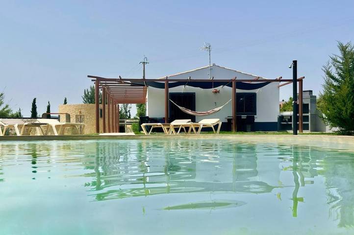 Ferienhaus für 6 Personen, mit Ausblick und Terrasse sowie Garten und Pool - 1